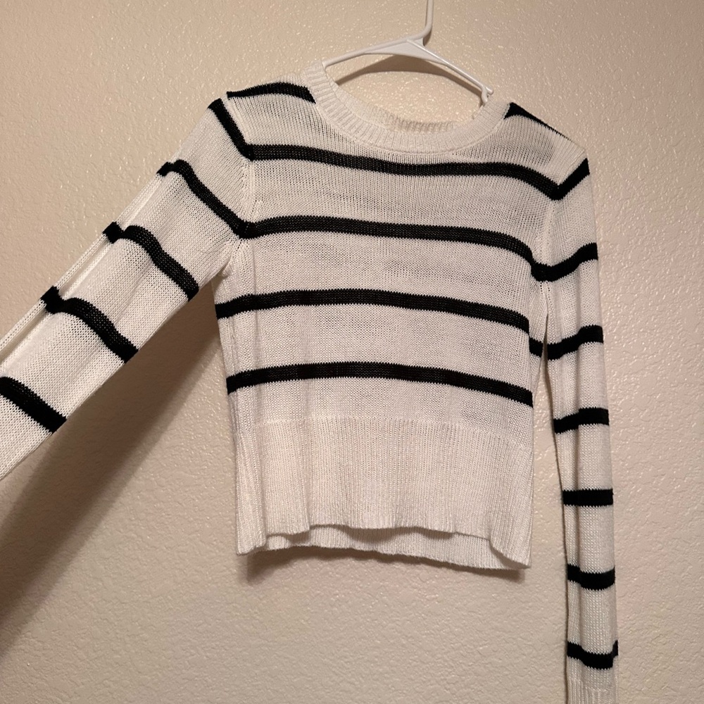 SKY AND SPARROW LONG SLEEVE.